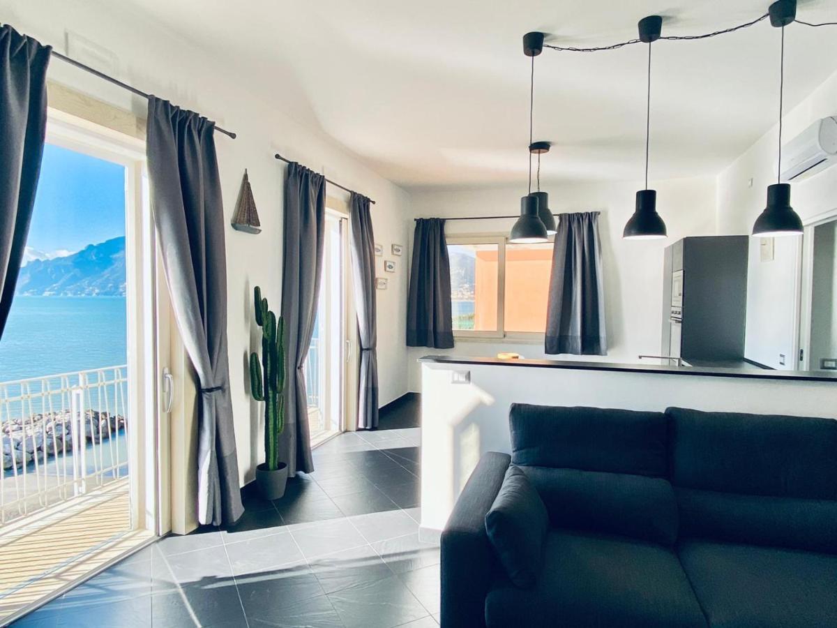 Sea View Apartment 5 Mt From The Beach Салерно Экстерьер фото